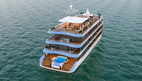 Awaken to golden light in Halong Bay’s embrace